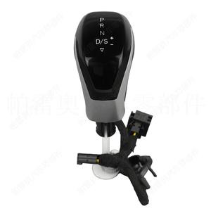 หัวเกียร์รถยนต์อเนกประสงค์ของโฟล์คสวาเก้นเกียร์อัตโนมัติพลาสติก คันเกียร์ตามหลักสรีรศาสตร์ ตัวอักษรสีขาวด้าน - Product Image 5