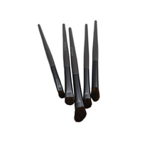 Pinceaux de maquillage professionnels poignée noire mince échantillons gratuits stock-pinceaux correcteur de fard à paupières pour l'application de correcteur de fard à paupières