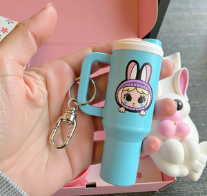 Portachiavi Giocattolo Mini Tazza Kawaii Labobu, Accessori Ciondolo 3D Carino per Zaino, Ornamenti per Borsa Mini Portachiavi <span class=keywords><strong>Stanley</strong></span> Labobu - Product Image 2
