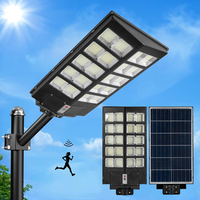 Vente directe d'usine solaire extérieur SMD LED 300W-600W lampadaire commercial IP65 étanche alimentation cc contrôle intelligent