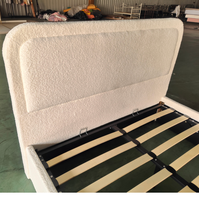 Lit capitonné moderne de luxe en velours bouclé avec cadre en bois de pin et sommier - Mobilier de chambre d'hôtel californien