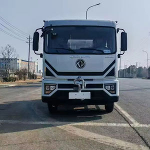<span class=keywords><strong>Camion</strong></span>-citerne à eau Dongfeng D9 <span class=keywords><strong>13m3</strong></span> avec arroseur - Product Image 1