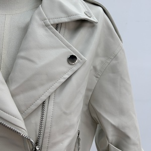 Chaqueta de Cuero Corta <span class=keywords><strong>Beige</strong></span> para <span class=keywords><strong>Mujer</strong></span>, Estilo Motero, con Mangas de Correa, Colores Personalizables Disponibles - Product Image 2