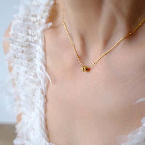 Collier ras du cou tendance en acier inoxydable plaqué or avec motif géométrique, perle de nacre et nom personnalisé, bijoux baroques pour femme - Product Image 6