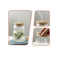 Gobelet à café en verre à grain vertical monocouche de 530 ml avec couvercle et paille