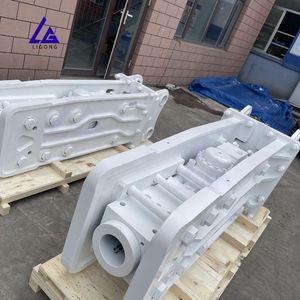 Marteau hydraulique pour roche avec système de graissage automatique : réduit l'entretien, prolonge la durée de vie - Product Image 4