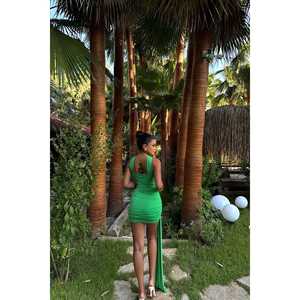 Conjunto de Body de Nylon Verde con Control de Abdomen, Mangas Cortas, Estampado de Fiesta, Estilo Casual Sexy Y2K para Chicas, Ajuste Ceñido, Ropa Deportiva de Verano - Product Image 1