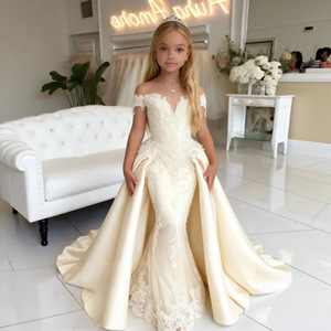 Abito da damigella di lusso bianco in pizzo a sirena con sopragonna, abito da cerimonia per bambine con spalle scoperte per matrimoni e comunioni - Product Image 3