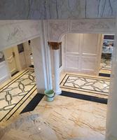 Vente en gros de marbre naturel Sofitel Gold pour revêtements de sol et marches d'escalier avec éclairage LED, haute durabilité, pierre d'intérieur de luxe