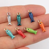 Pendentifs en forme de petit poisson en alliage de zinc électroplaqué émaillé, pour la création de bracelets, colliers, boucles d'oreilles et autres accessoires de bijouterie