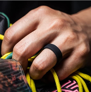 Unisex Desenli Silikon Alyanslar 8mm Genişliğinde 2.2mm Kalınlığında Noel Diwali Çin Yeni Yılı Tatil Hediyesi Özelleştirilmiş Renk - Product Image 2