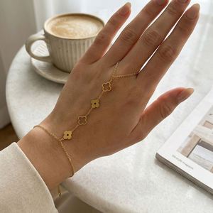 Pulsera de Acero Inoxidable Chapada en Oro, Innovadora, con Tarjeta Personalizada, Revestimiento Antioxidante, Regalo Navideño para Mujer, Color de Alta Fidelidad - Product Image 1