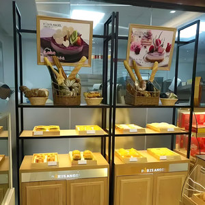 Vetrine per Pasticceria in Legno Personalizzate di Alta Gamma con Illuminazione LED, Espositori Premium per Vetrine di Negozi - Product Image 3