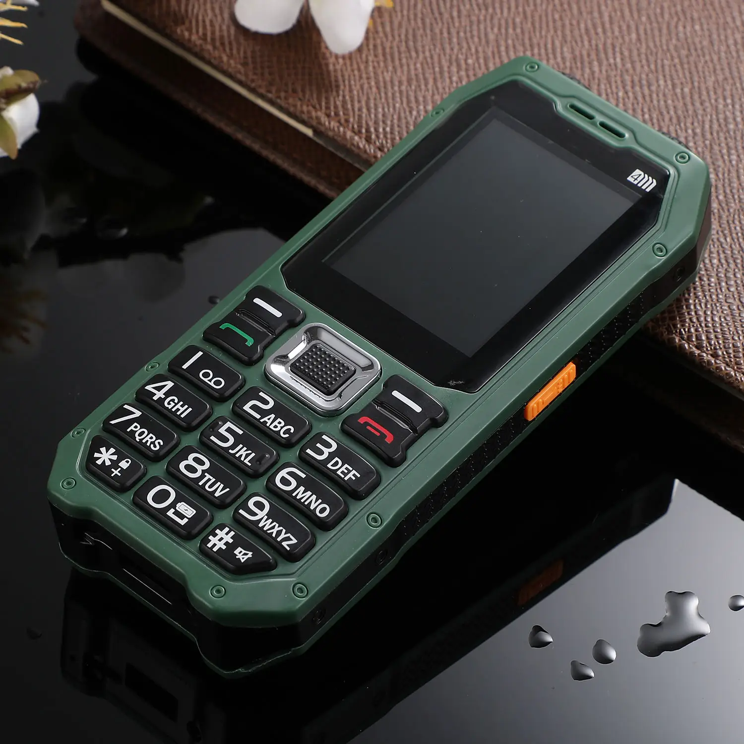 Lungo standby 4 SIM card feature phone