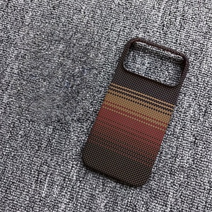 เคสโทรศัพท์ลายคาร์บอนไฟเบอร์บางเฉียบไร้ขอบ สำหรับ iPhone 16 15 14 Pro Max Plus และ iPhone 17 สีส้ม - Product Image 5