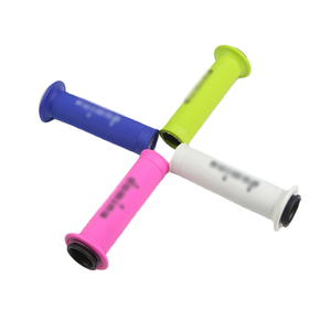 <span class=keywords><strong>Poignée</strong></span> de guidon de moto modifiée en caoutchouc antidérapant de haute qualité de la série A010 italienne universelle - Product Image 2