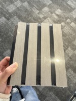 Panneaux acoustiques en bois ignifuges modernes - Panneaux muraux absorbants le son élégants pour les bureaux, les studios et les intérieurs d'hôtels