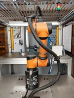 Robot AUBO-i5H de polissage de surface de produit 3C 5kg 886mm avec outil de contrôle de Force à changement rapide Cobot de meulage d'ébavurage