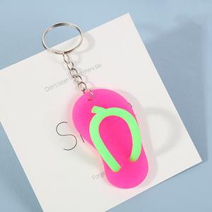 Porte-clés promotionnel personnalisé en PVC souple 3D, mini tongs mignonnes, breloques pour porte-clés - Product Image 5