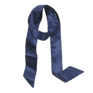 Écharpe en soie fine, sac fourre-tout et nœud tour de cou, à motifs géométriques ethniques éclectiques, couleur crème - Product Image 3