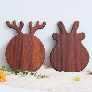 Tabla de cortar de cuerno de ciervo de madera, forma redonda, para servir frutas, postres, pizza y pan. - Product Image 1