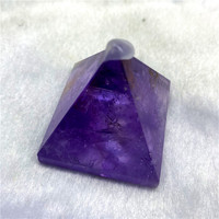 Pyramide en pierre naturelle de quartz améthyste en gros pour la décoration et la lithothérapie
