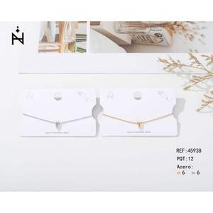 Collar de Cadena Fina Plusera V, Chapado en Oro, Acero Inoxidable, Cadena de Serpiente Minimalista, Unisex, para Uso Diario - Product Image 1