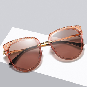 Gafas de Sol Ligeras para Mujer, Polarizadas, de Moda 2024, Gafas de Sol de Lujo Extra Grandes para Mujer - Product Image 4