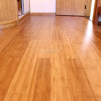 Plancher en bambou horizontal et planches d'escalier en bambou