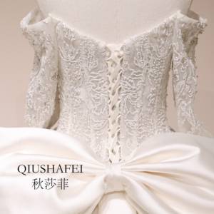 فستان زفاف 2025 مخصص فاخر بياقة على شكل قلب وتطريز كثيف من الدانتيل والماس البراق بأكمام طويلة وظهر مكشوف - Product Image 6