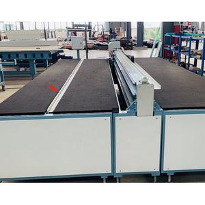 Machine de découpe de verre laminé et isolant YBKE, haute précision avec moteur PLC, taille maximale 3800x2600mm pour verre de 3 à 19 mm - Product Image 4