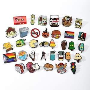 Lot de 100 badges émaillés anime, motifs variés, badges métalliques de dessins animés japonais, vente en gros pour revendeurs, stock disponible - Product Image 4