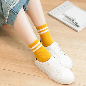 Calzini da donna in cotone a due strisce multicolori all'ingrosso di nuova moda comode calze lunghe e traspiranti da donna - Product Image 6