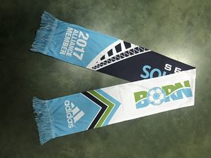 El fabricante suministra bufandas y diademas sin costuras con diseños que incluyen logotipos de <span class=keywords><strong>Adidas</strong></span> e iconos de balones de fútbol. - Product Image 4