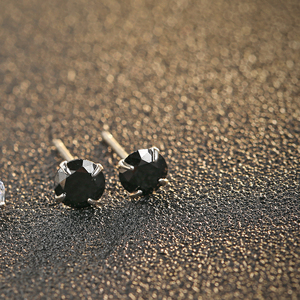 Ingrosso a buon mercato <span class=keywords><strong>orecchini</strong></span> <span class=keywords><strong>Mini</strong></span> <span class=keywords><strong>orecchini</strong></span> minimalisti 925 Sterling Silver zirconi cubici per le donne degli uomini - Product Image 4