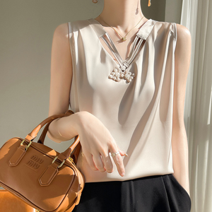 Blusa Sem Mangas de Chiffon Luxuosa de Marca Personalizada, Bege, Decote em V com Detalhe de Pérola, Top Casual Chic para Mulheres - Product Image 1
