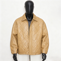 Veste universitaire universitaire universitaire personnalisée OEM en cuir PU rouge Streetwear broderie en chenille fermeture éclair imperméable peau de vache Style Letterman