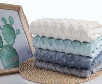100% Polyester Super doux en relief laiteux point en peluche tissu bébé Swaddle couvertures jouets filles doublure câlin bulle brossé tricoté