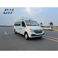 Minibus d'occasion 17 places, conduite à droite, toit surélevé, moteur diesel, transmission manuelle, conduite à gauche, blanc