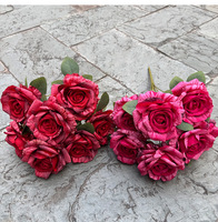 Handgefertigter 7-köpfiger Künstlicher Seidenrosenstrauß für Hochzeit, Heimdekoration, Abschlussfeier, Weihnachten und Feiertage