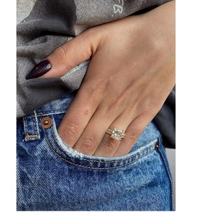 Anillo de Compromiso con Diamante Cultivado en Laboratorio, Corte Princesa de 3.50CT, D VVS2, Corte Cuadrado Incoloro, Solitario, Oro de 14K, Anillo de Lujo Certificado - Product Image 4