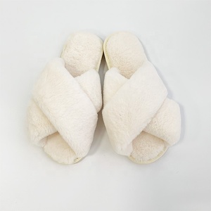 <span class=keywords><strong>Ciabatte</strong></span> da <span class=keywords><strong>Casa</strong></span> in Pelliccia Rosa per <span class=keywords><strong>Donna</strong></span>, Economiche e Personalizzabili, per Autunno e Inverno, Sandali in Pelliccia per Signore - Product Image 4