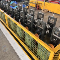 Machine à goujons automatique robuste, 7 configurations de type, directement de l'usine