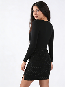 Jupe mini moulante taille haute noire scintillante à strass avec fente avant pour femme grande taille, idéale pour l'été - Product Image 2