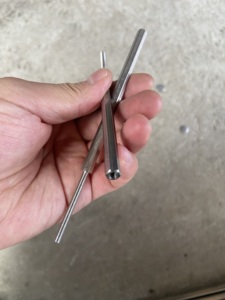 <span class=keywords><strong>Tige</strong></span> <span class=keywords><strong>filetée</strong></span> carrée en acier DIN 975 M4X1 2 mm de longueur, classe 4.8/8.8 - Product Image 3