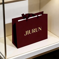 Sacs en papier rose personnalisés avec logo, impression dorée, sacs d'emballage de luxe pour cosmétiques, bijoux, cadeaux, avec poignée en ruban