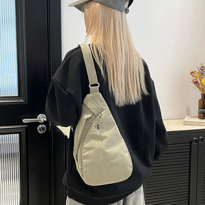 Sac à bandoulière antivol unisexe personnalisé en gros Nouveau design Sac de poitrine léger avec doublure en nylon et polyester imperméable à l'eau Fermeture éclair - Product Image 5