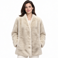 Manteau en fourrure beige OEM à revers crantés, devant ouvert, poches plaquées, coupe ample et manches larges, idéal pour l'automne-hiver et le style urbain