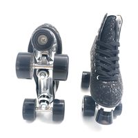 Patins à roulettes élégants noirs à pois gaufrés, châssis en aluminium, roues en PU résistantes à l'usure, frein en PU, patins tendance pour la scène