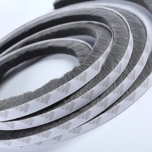 OLATEC Bande d'étanchéité moderne auto-adhésive en plastique insonorisante et résistante aux intempéries pour portes extérieures et cadre de brosse en PP Felpas - Product Image 2